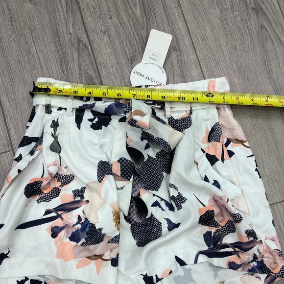 Exclusive print floral shorts - Picture 5 of 7